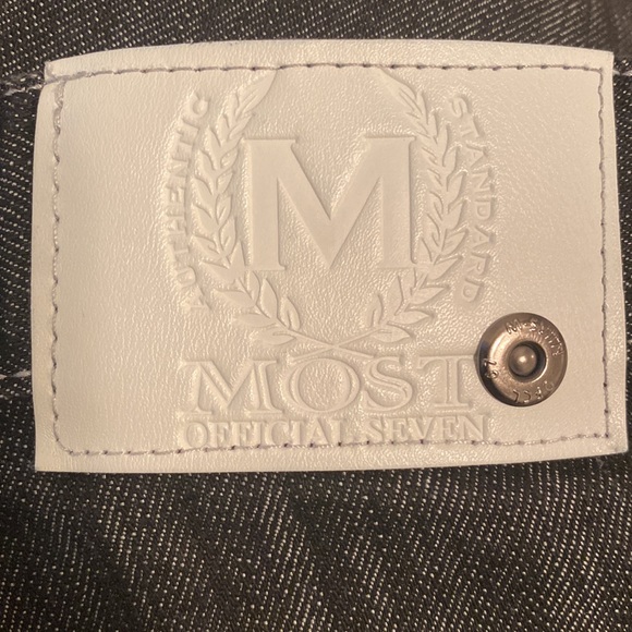 NWOT MO7 Black/White/Red Shorts…size 40W - Picture 4 of 4